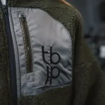 Sherpa Fleece - Taupe with Patch Detail - Obrázek 6