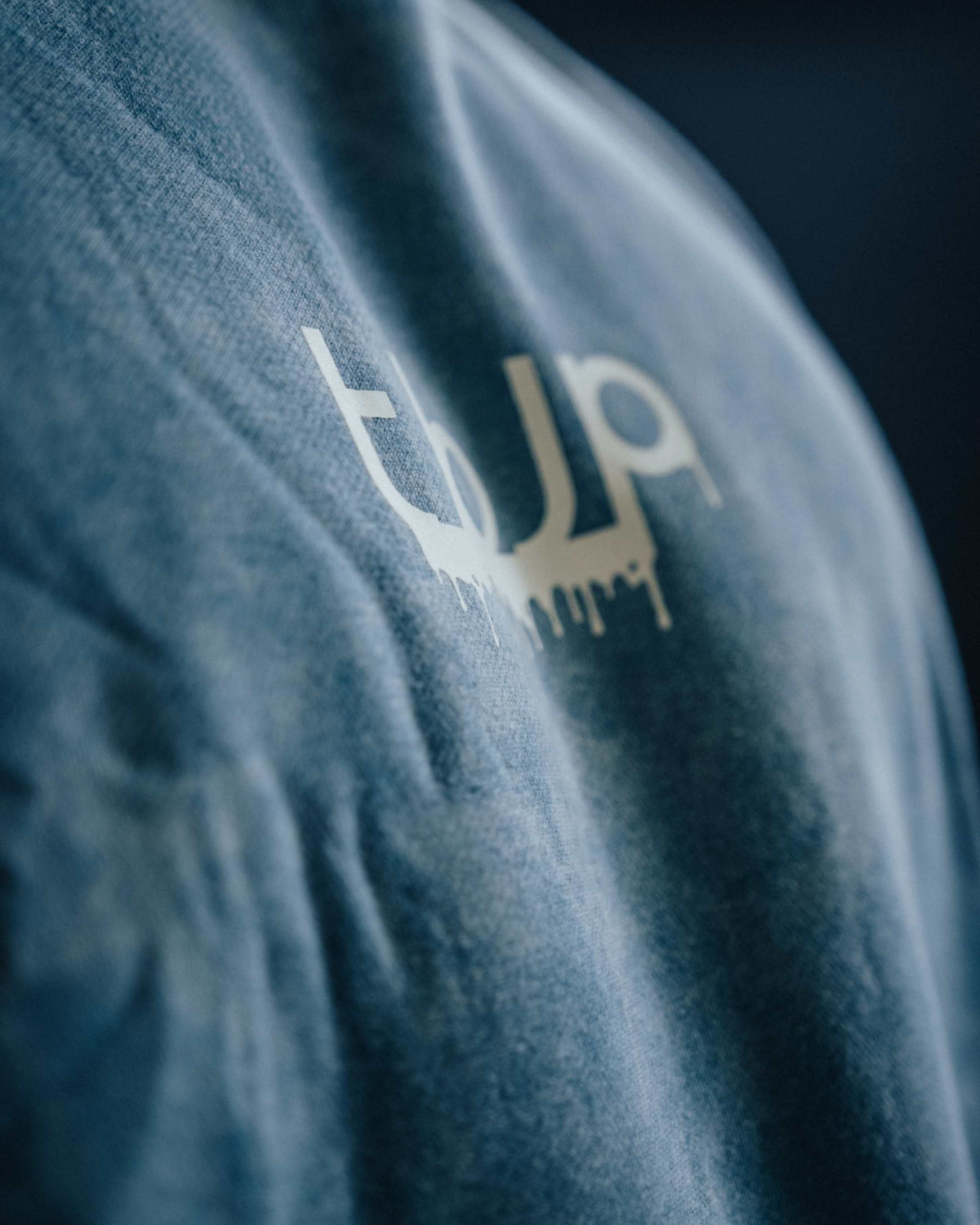 tbJP Drip Logo Sweater in Blue Green with Cream Logo - UTILITY01 - Obrázek 5