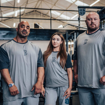 Set In Sleeve Tshirt - Vertical back logo, Grey & Dark Grey - UTILITY01 - Obrázek 4