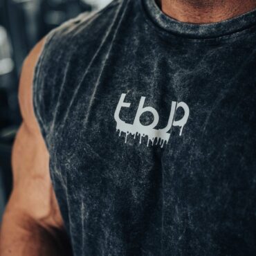 tbJP Drip Logo Vest in Black with a Light Grey Logo - UTILITY01 - Obrázek 8