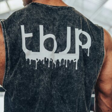 tbJP Drip Logo Vest in Black with a Light Grey Logo - UTILITY01 - Obrázek 6
