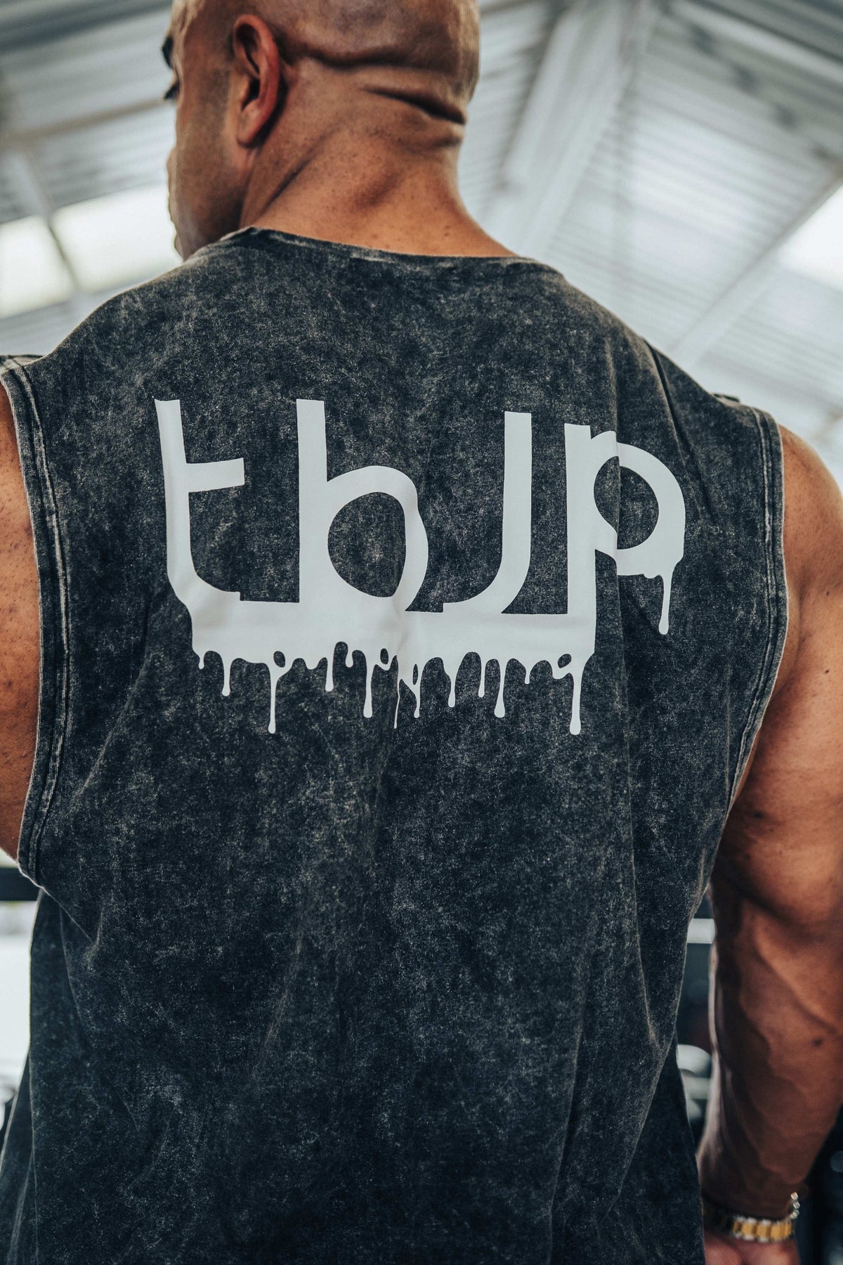tbJP Drip Logo Vest in Black with a Light Grey Logo - UTILITY01 - Obrázek 6