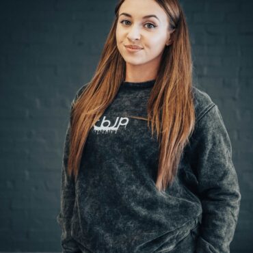 tbJP Drip Logo Sweater in Black with a Light Grey Logo - UTILITY01 - Obrázek 3