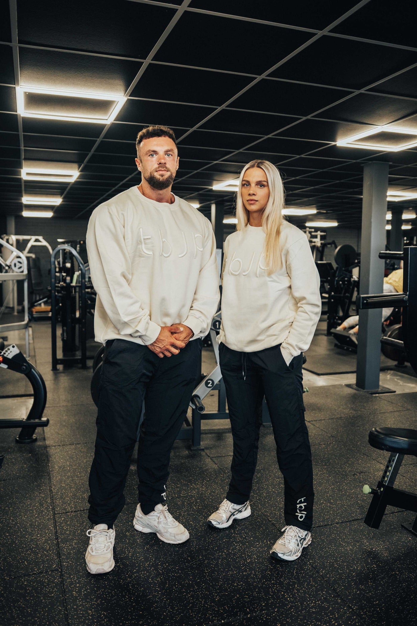 Tapered Joggers with Drawstring cord cuffs in Black - UTILITY01 - Obrázek 2